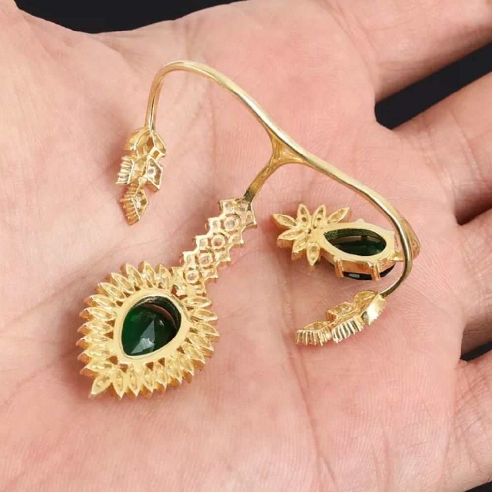 Elegant Topaz& emerald 2 finger cuff - Picture 3 of 3